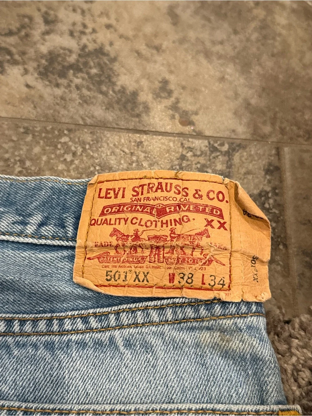 🤍Light Blue Distressed Men’s 501 XX Levi’s button fly Jeans made in Colombia